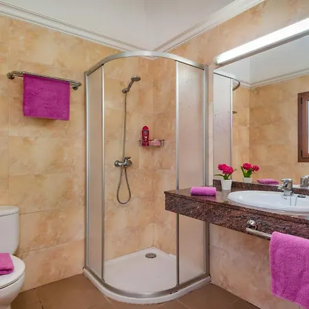 Candela 4 Bedroom Villa, Cala'n Forcat Villa Cala'N Blanes (Menorca)