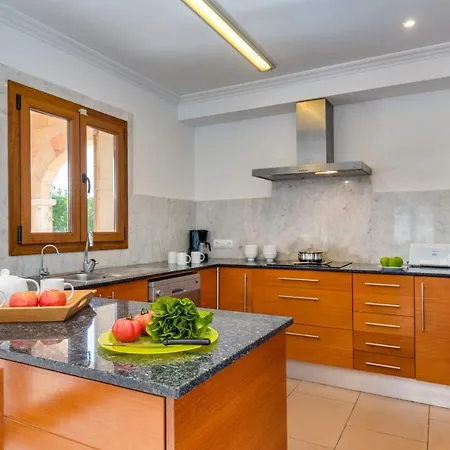 Villa Candela 4 Bedroom Villa, Cala'n Forcat *