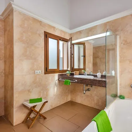 Candela 4 Bedroom Villa, Cala'n Forcat *